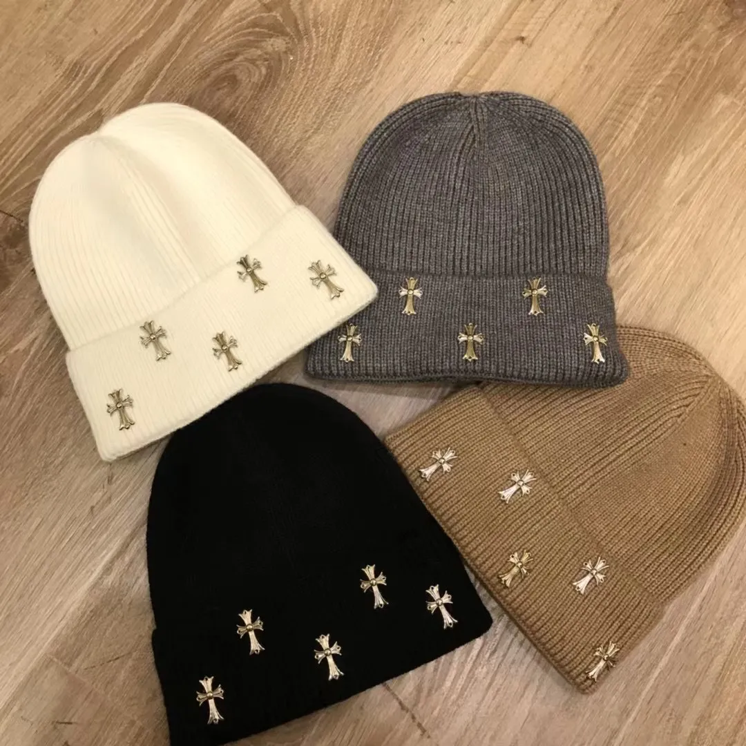Crow Heart cashmere knitted hat